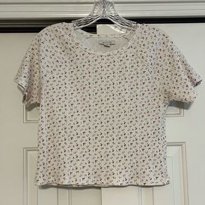 American Eagle floral cropped tee